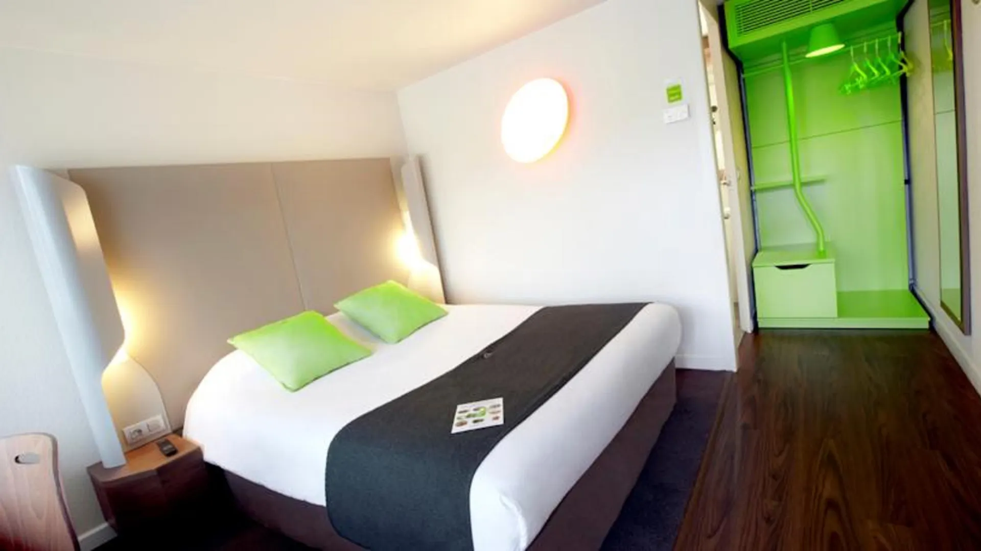 Hotel Campanile Aix-En-Provence Sud - Pont De L'Arc 3*,  Francia