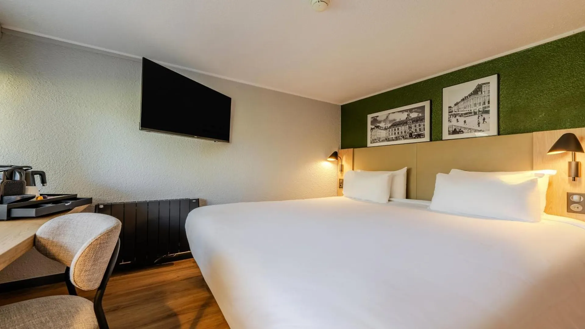***  Hotel Campanile Aix-En-Provence Sud - Pont De L'Arc Francia