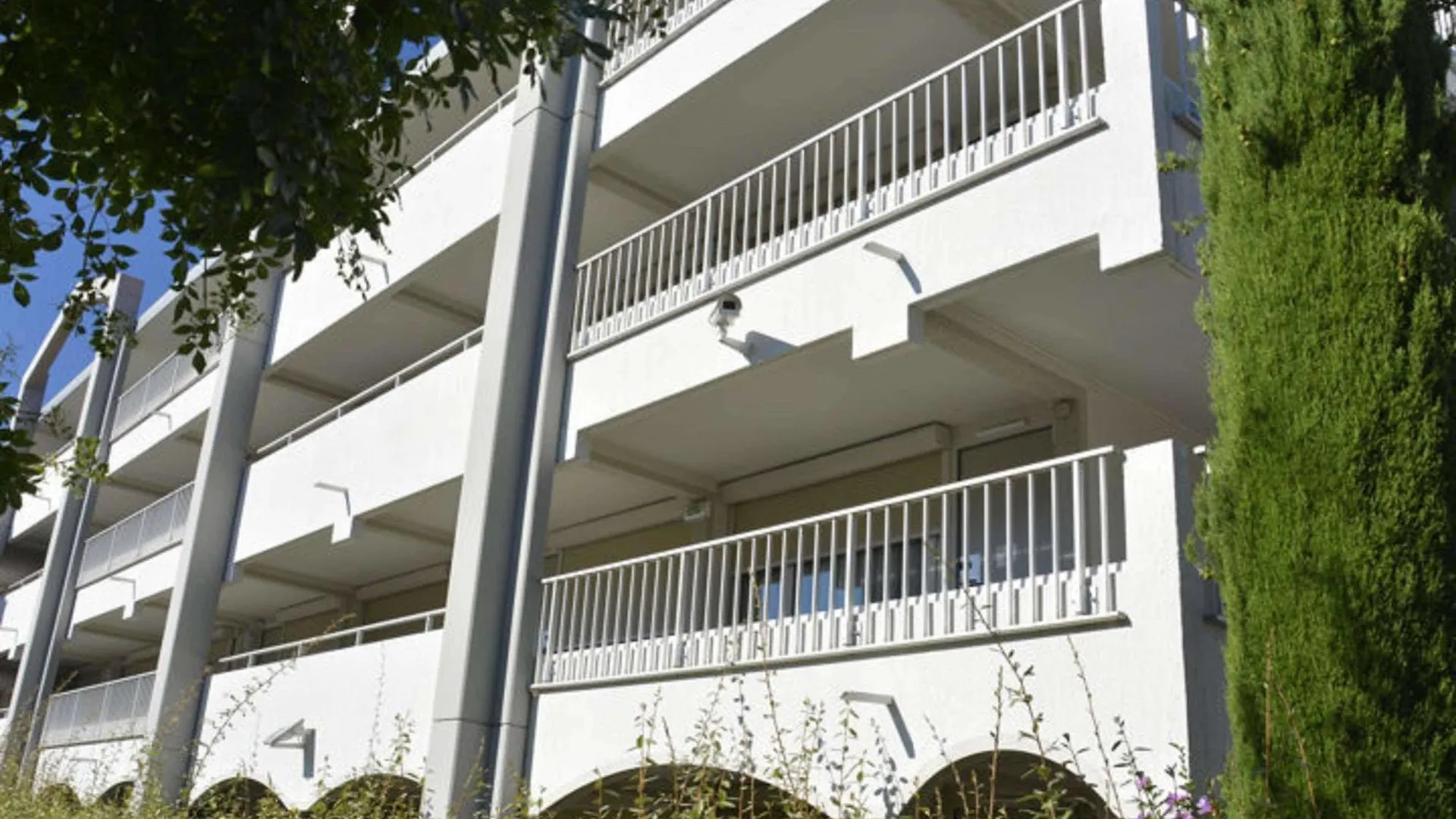 Hotel Campanile Aix-En-Provence Sud - Pont De L'Arc 3*,